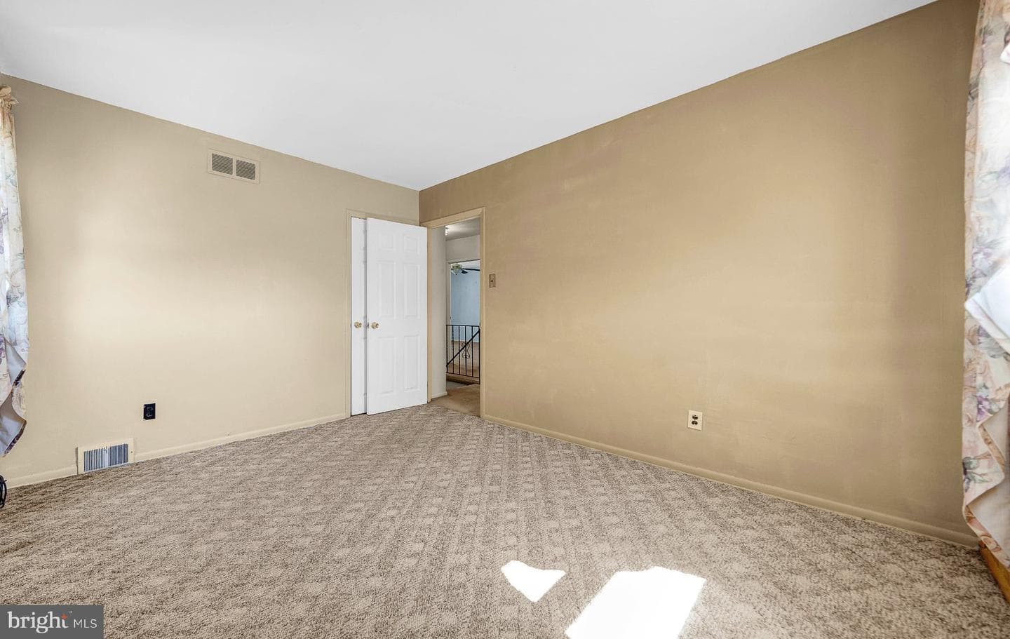 2533 Skyview photo 41