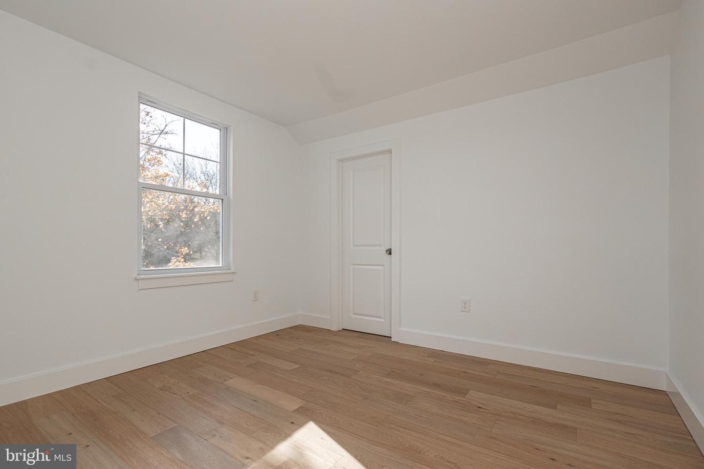 1434 River Road photo 14