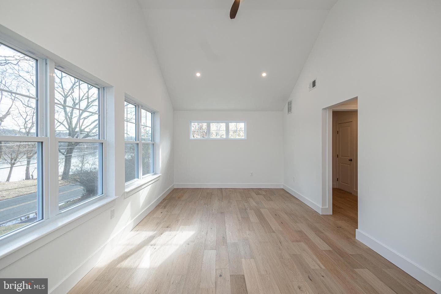 1434 River Road photo 19