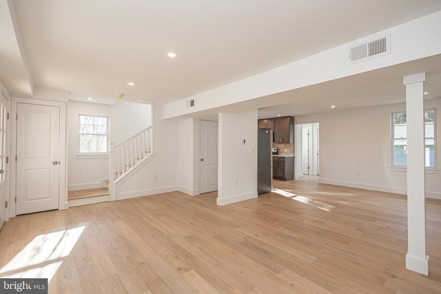 1434 River Road photo 3