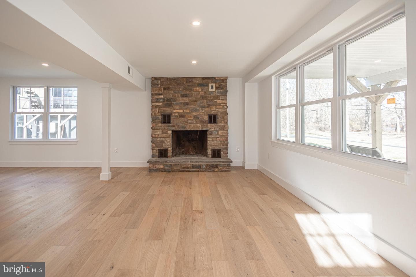 1434 River Road photo 4
