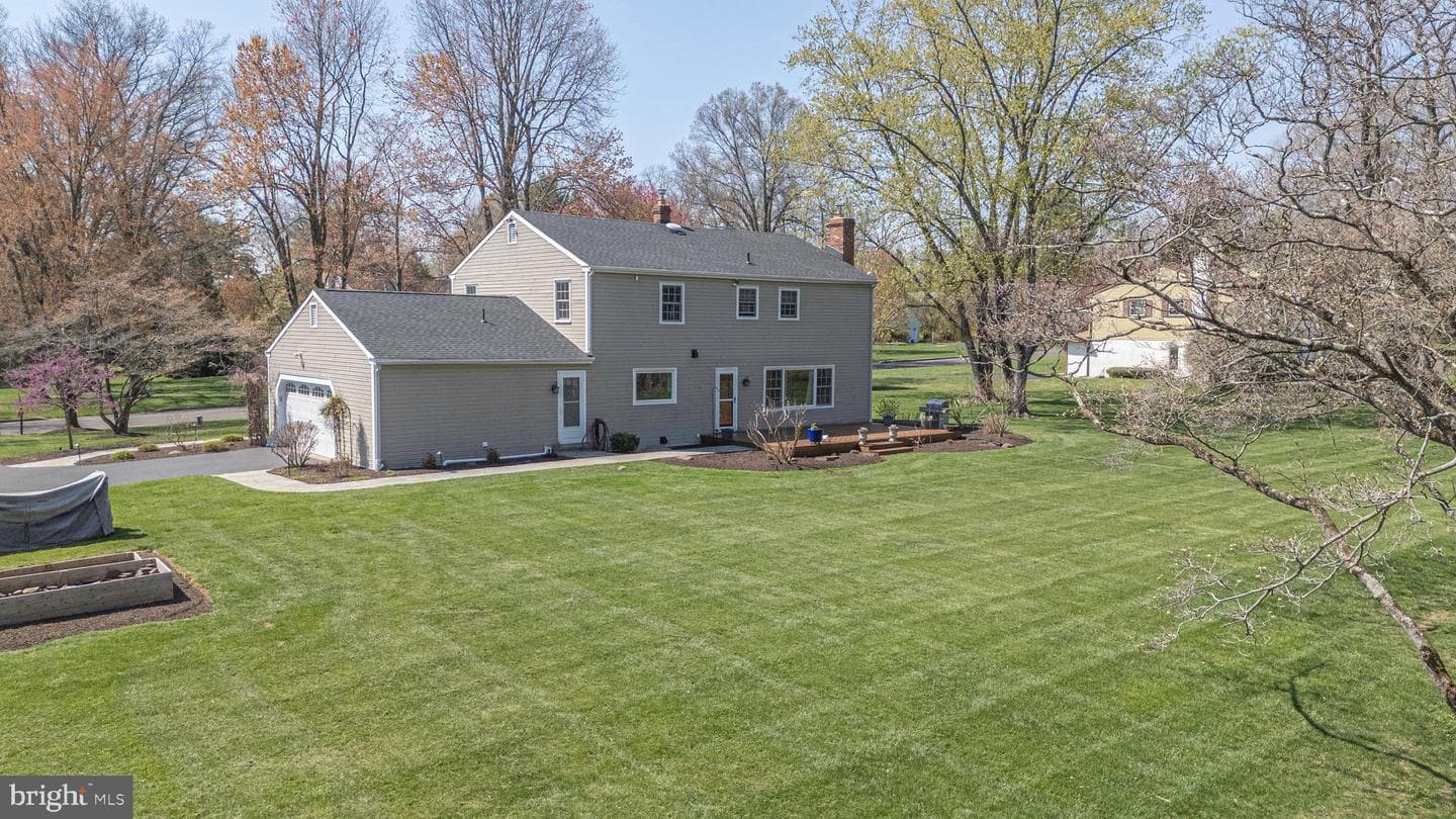 106 Spencer Road photo 42