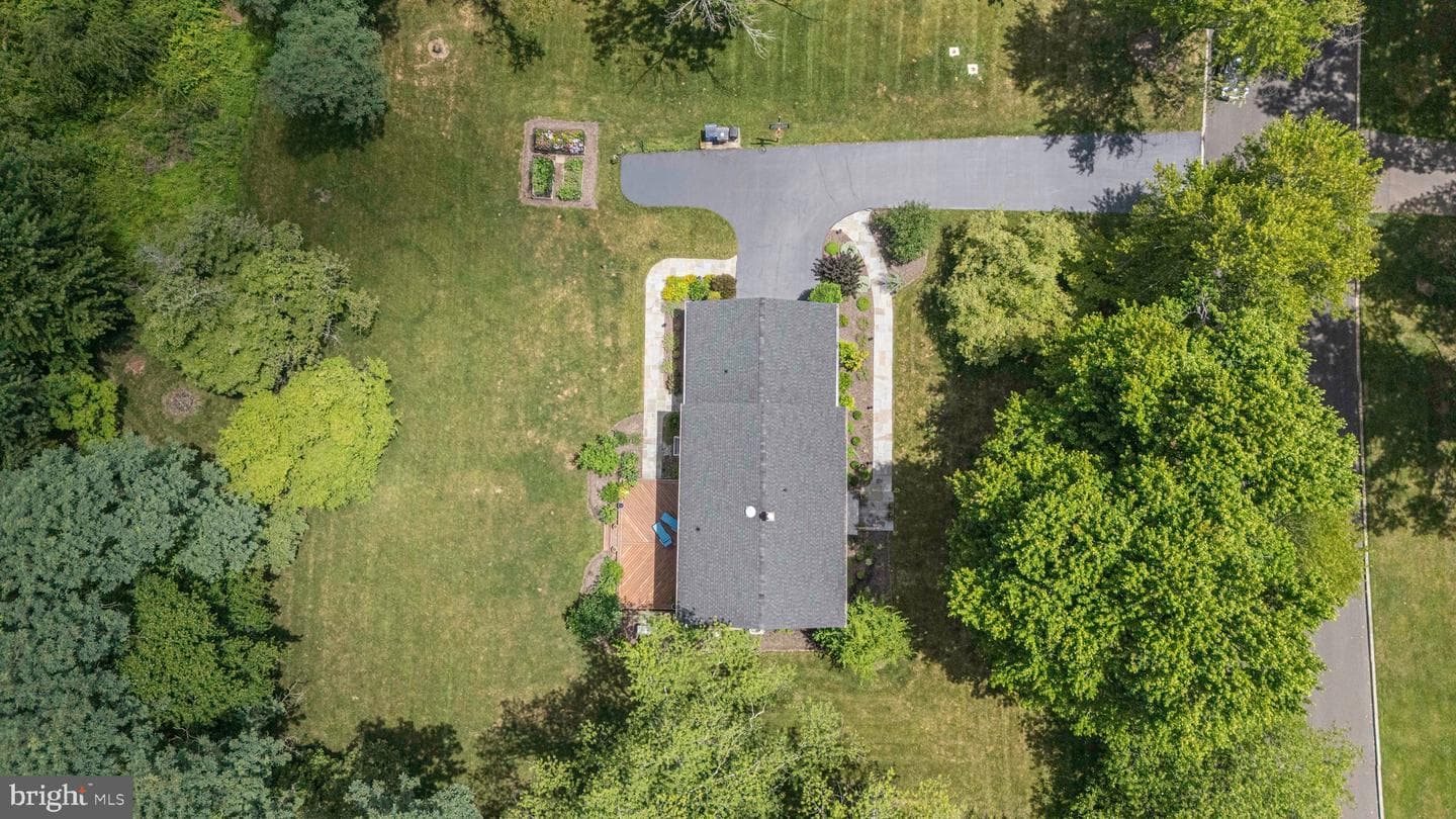 106 Spencer Road photo 63