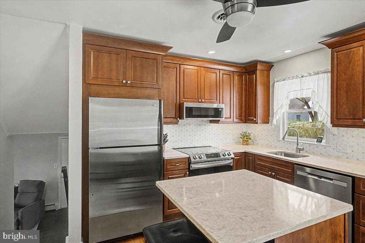 528 E Court Street photo 16