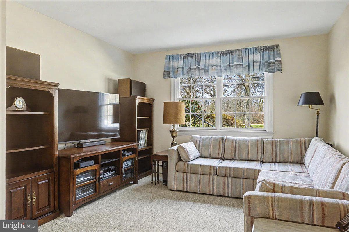 528 E Court Street photo 19
