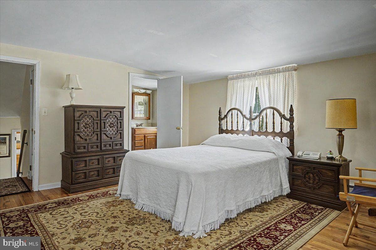 528 E Court Street photo 37