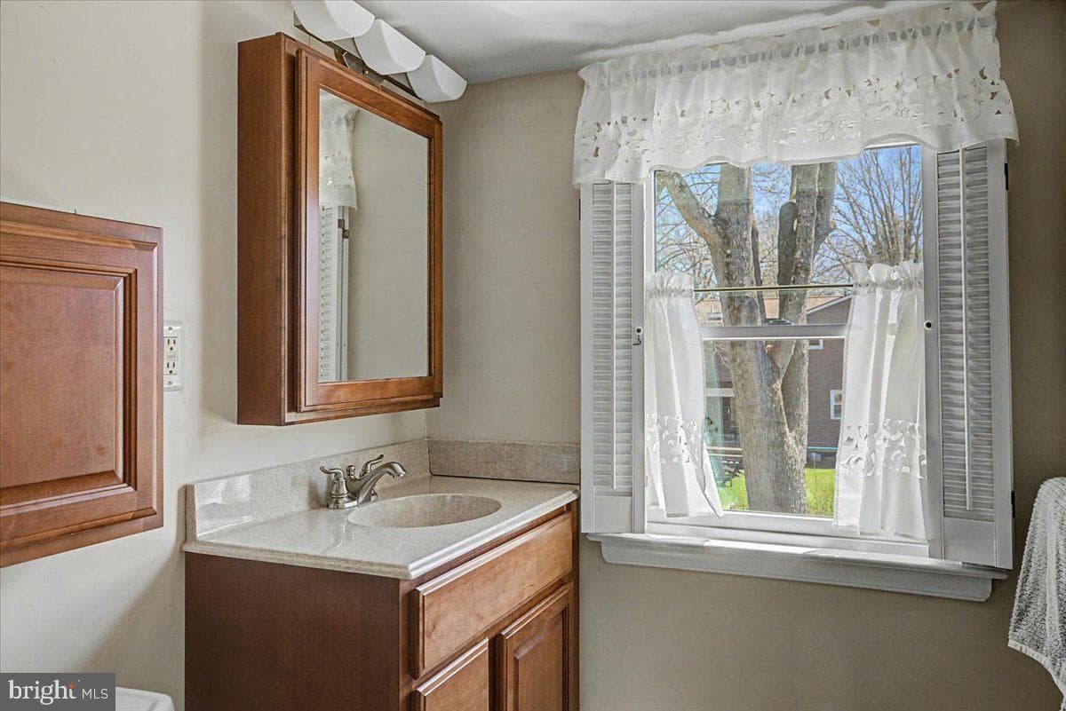 528 E Court Street photo 41