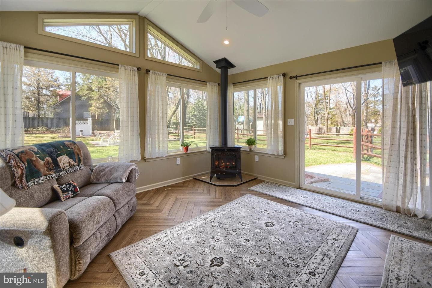 106 Gertrude Drive photo 40