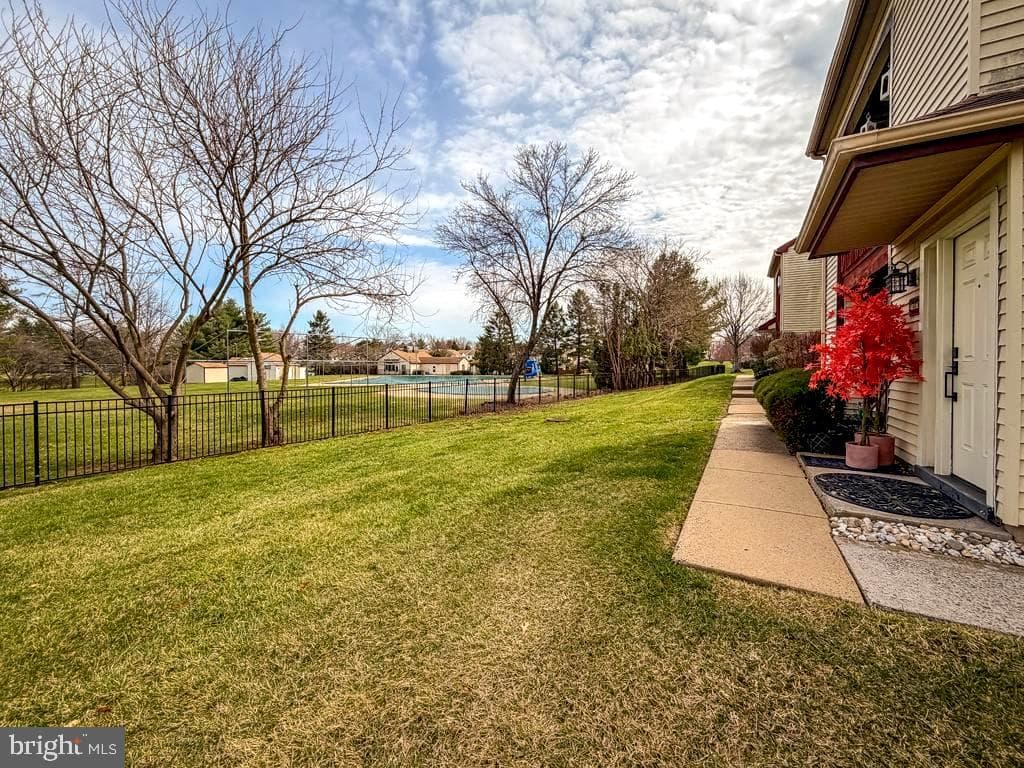4016 Barry Court photo 2