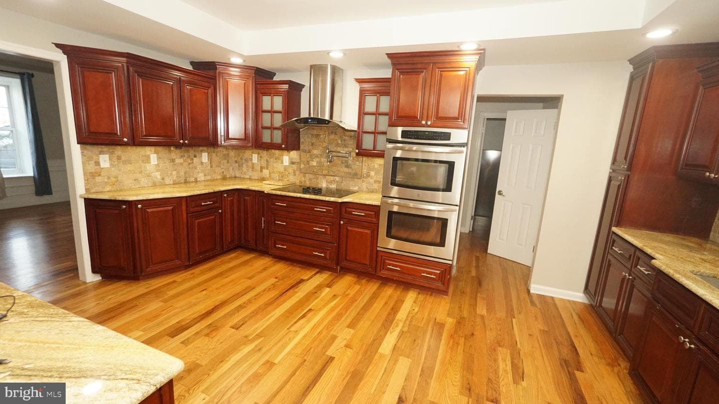 215 Durham Court photo 10