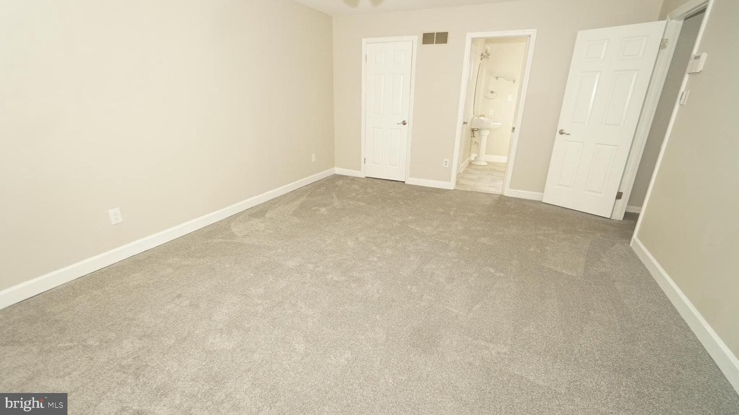 215 Durham Court photo 20