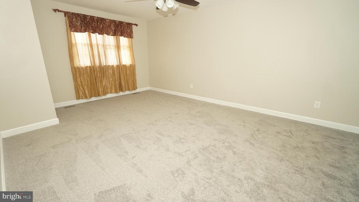 215 Durham Court photo 24