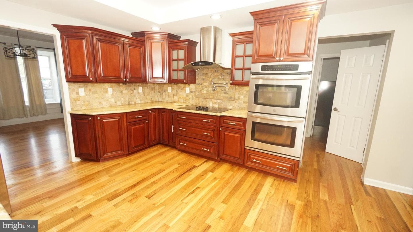 215 Durham Court photo 9