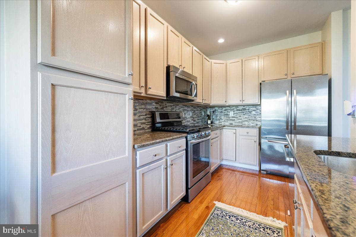 211 Barness Lane photo 8