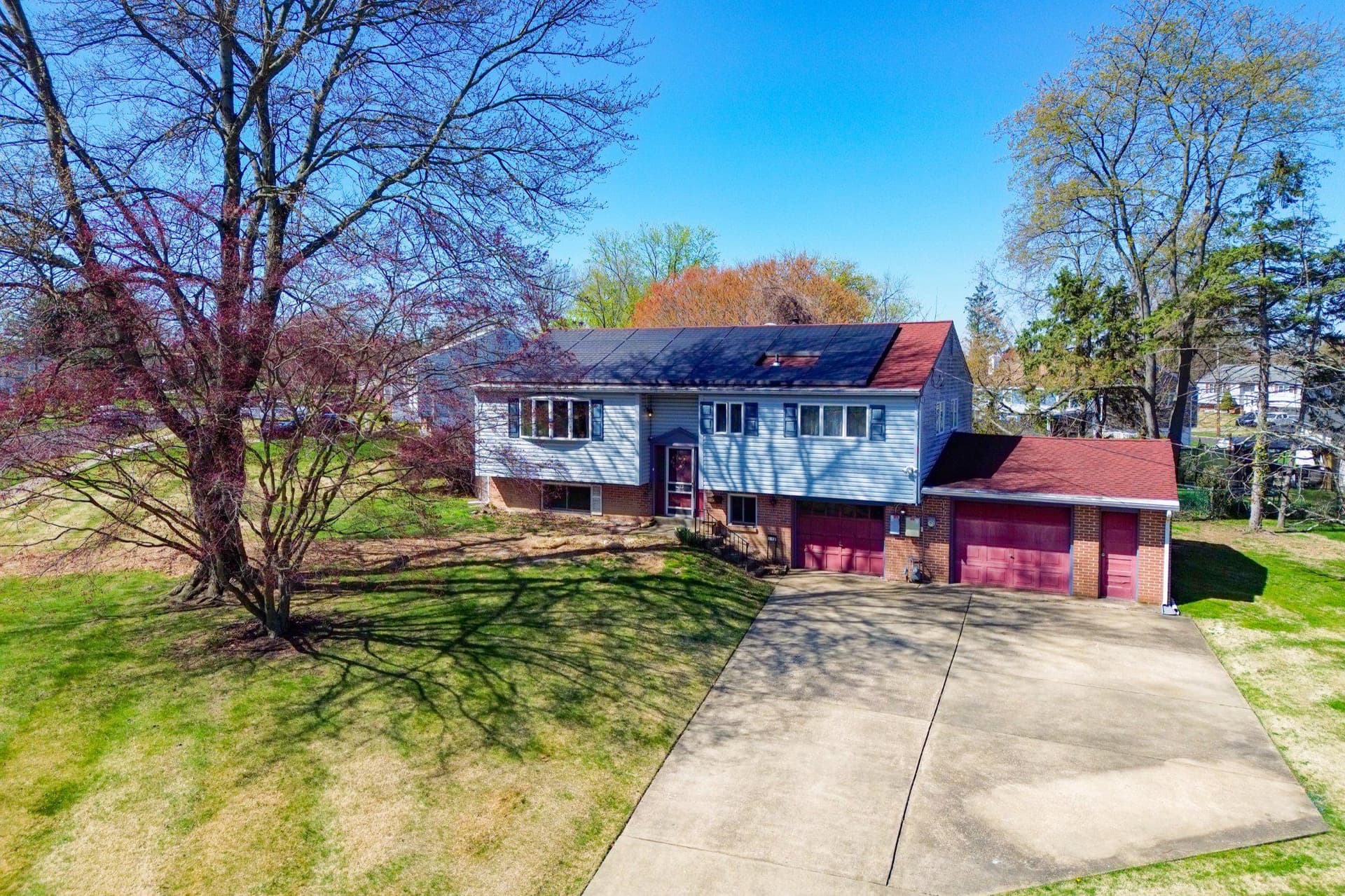 212 Lea Lane photo 4