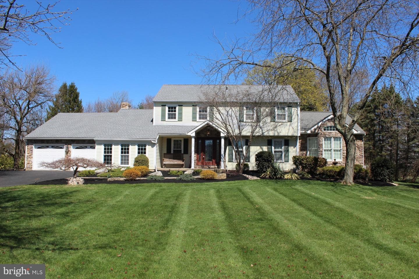 6 Tiffany Drive photo 1