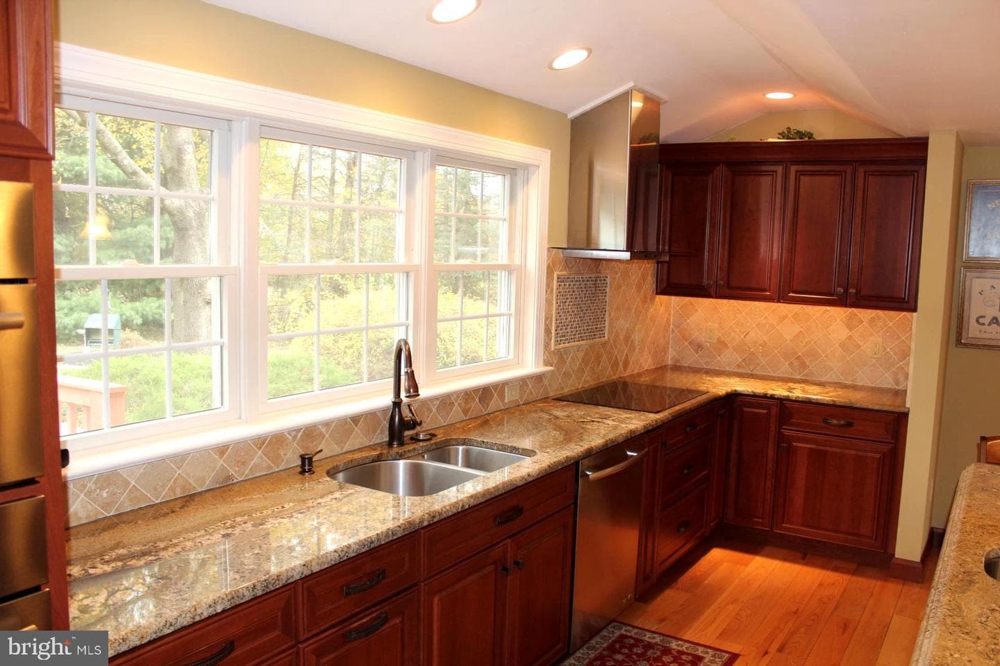 6 Tiffany Drive photo 32