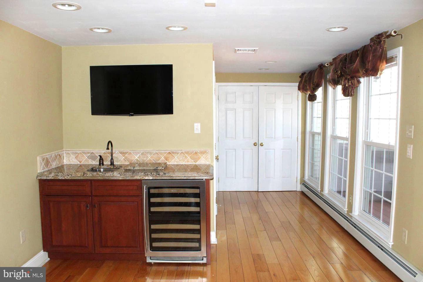 6 Tiffany Drive photo 36