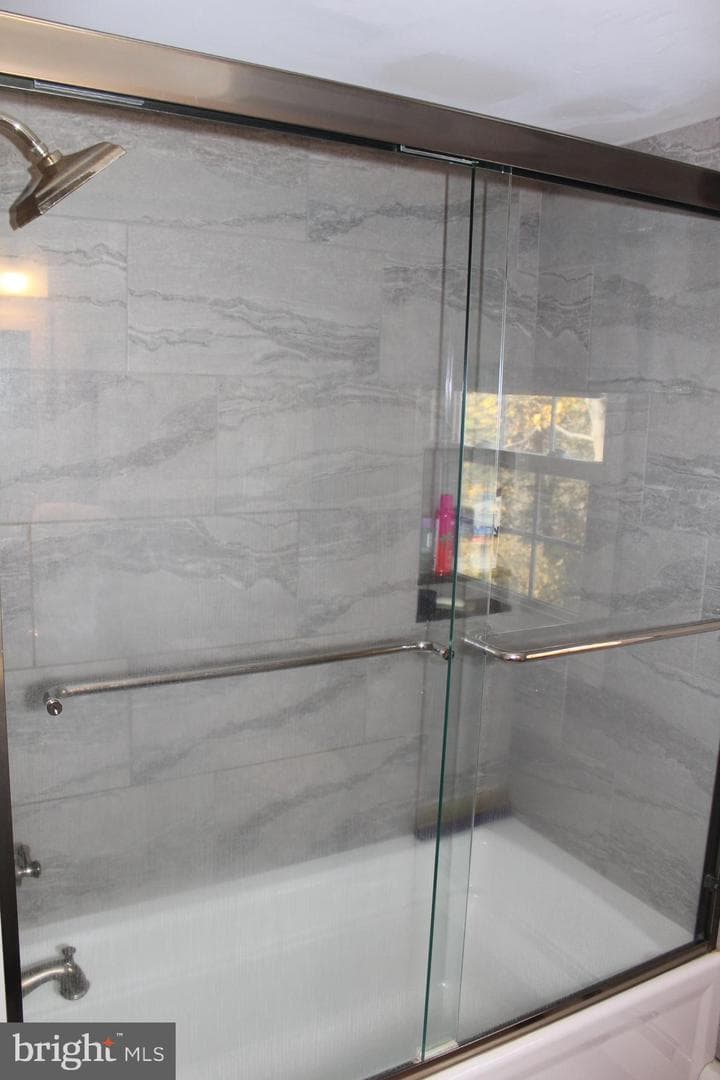 6 Tiffany Drive photo 68