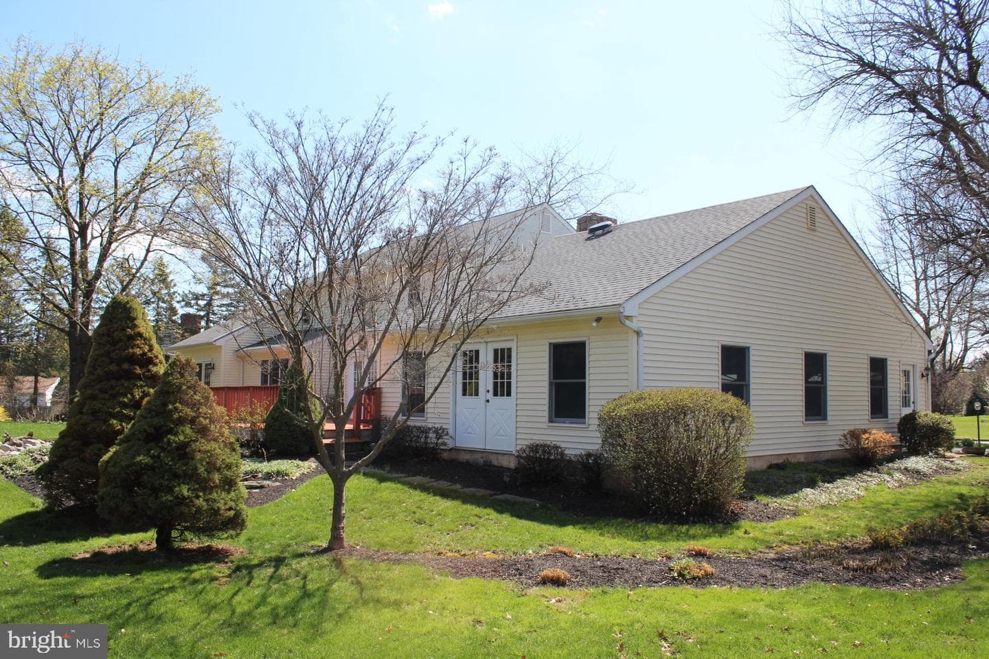 6 Tiffany Drive photo 7