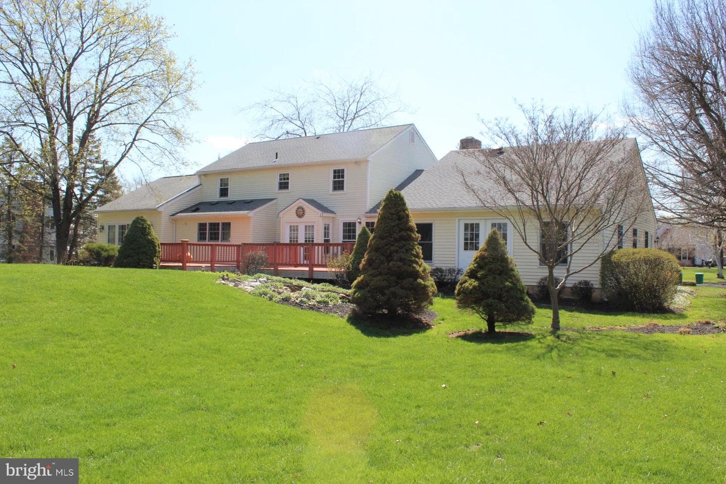 6 Tiffany Drive photo 8