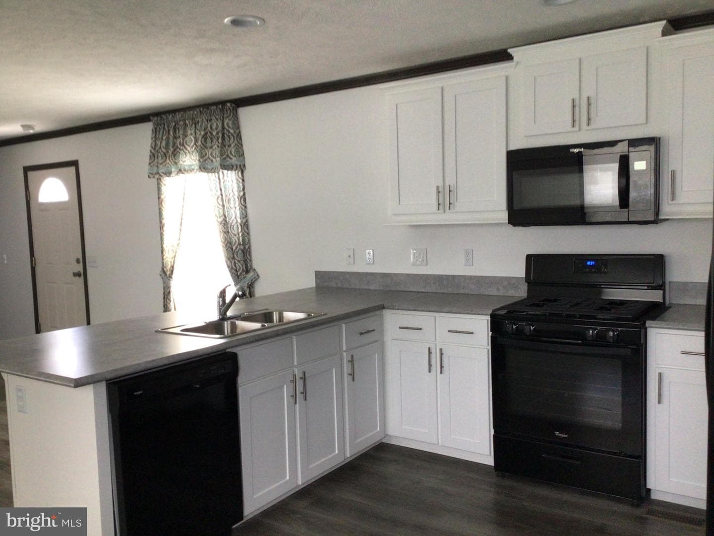 25 Kennedy Drive photo 4
