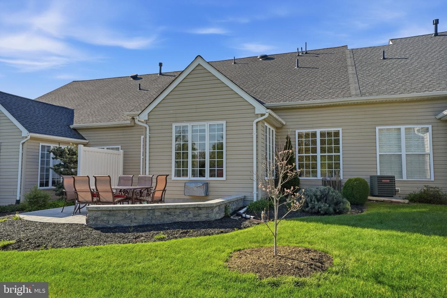 122 Devonshire Way photo 4