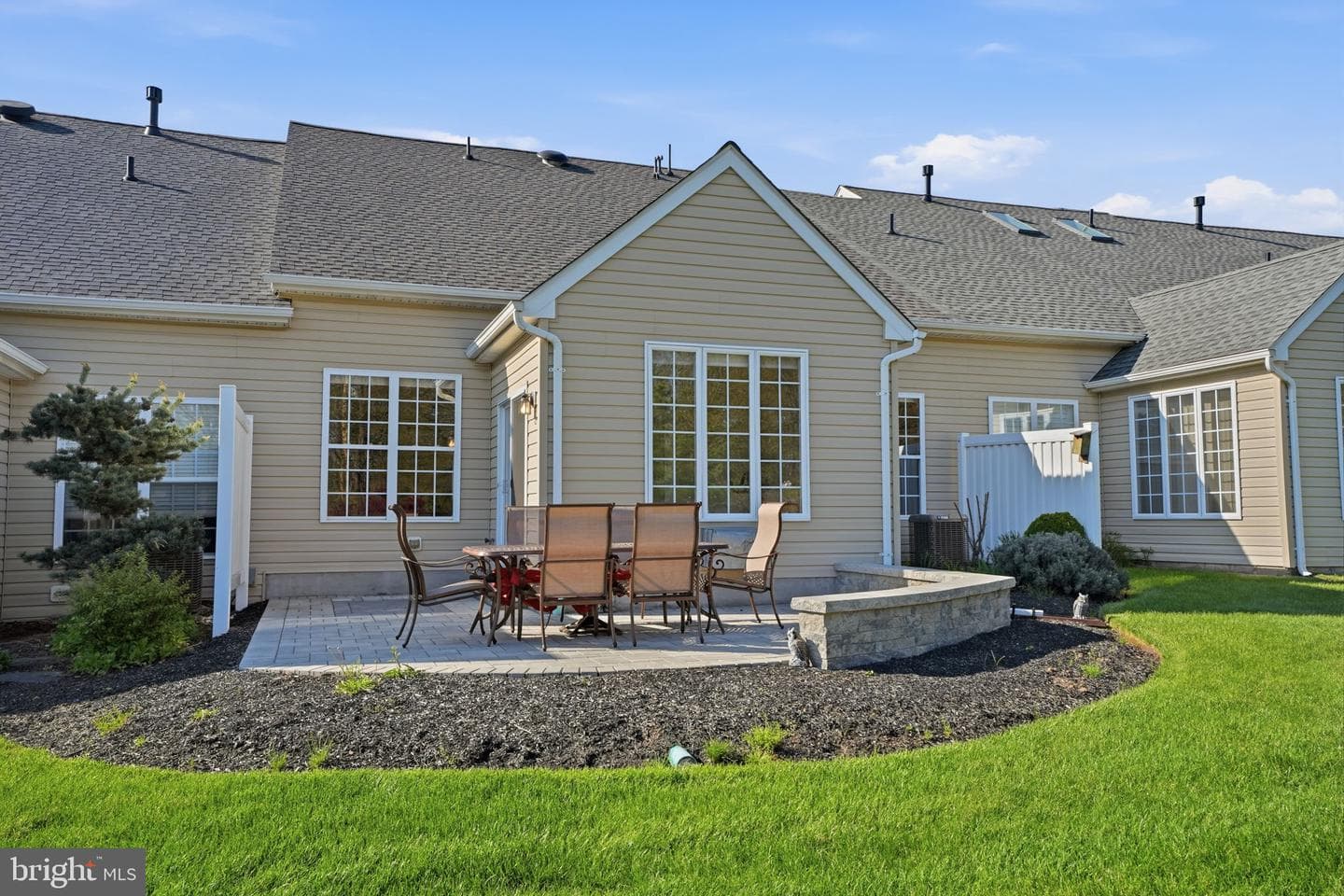 122 Devonshire Way photo 5