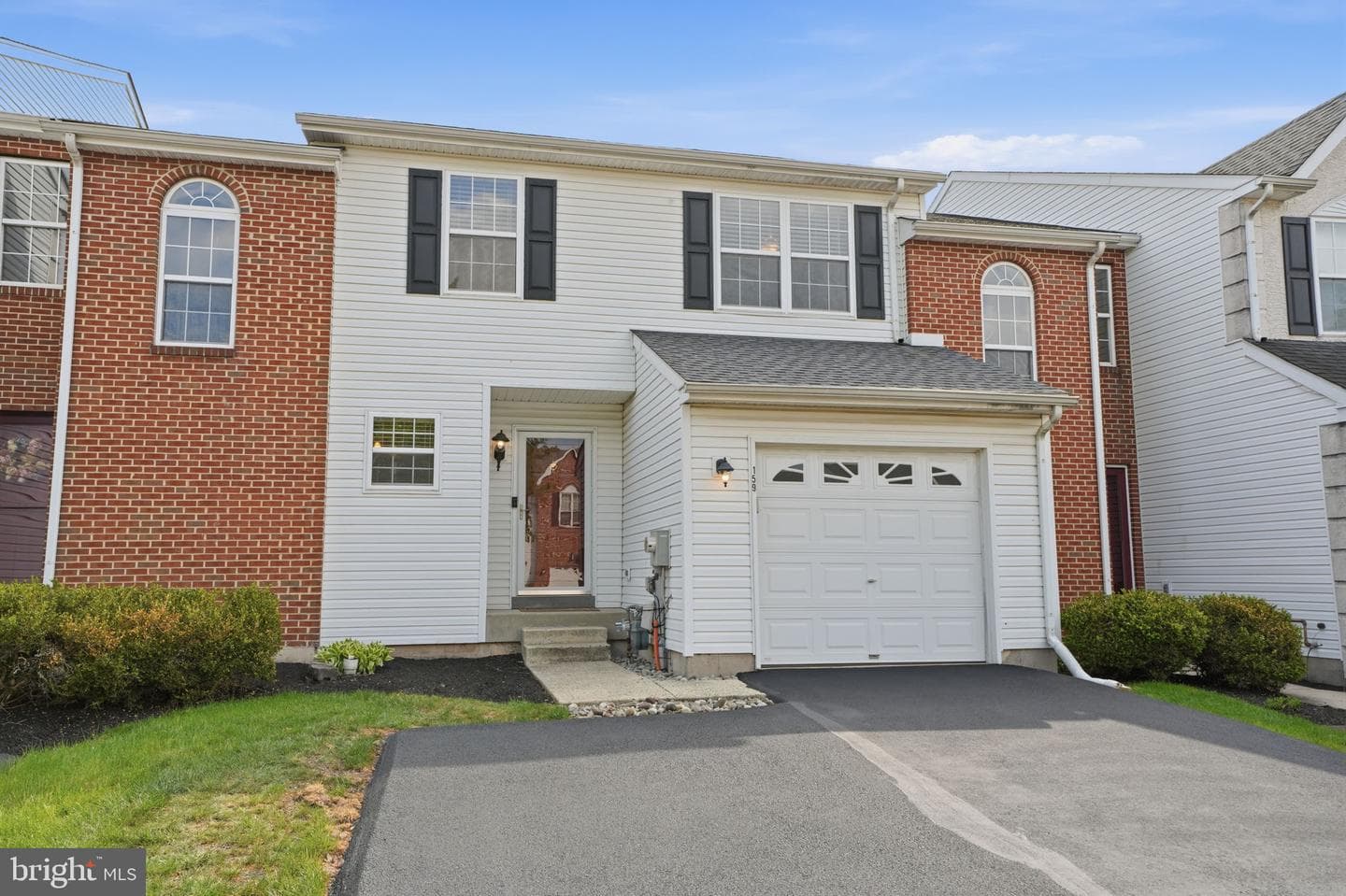 159 Hampshire Dr photo 1