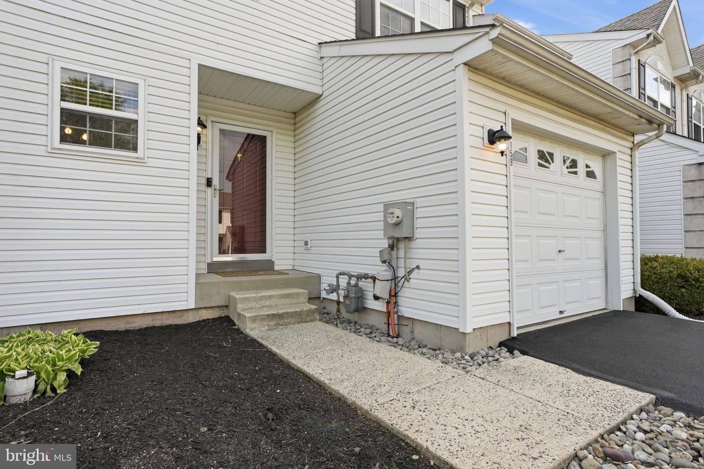 159 Hampshire Dr photo 3