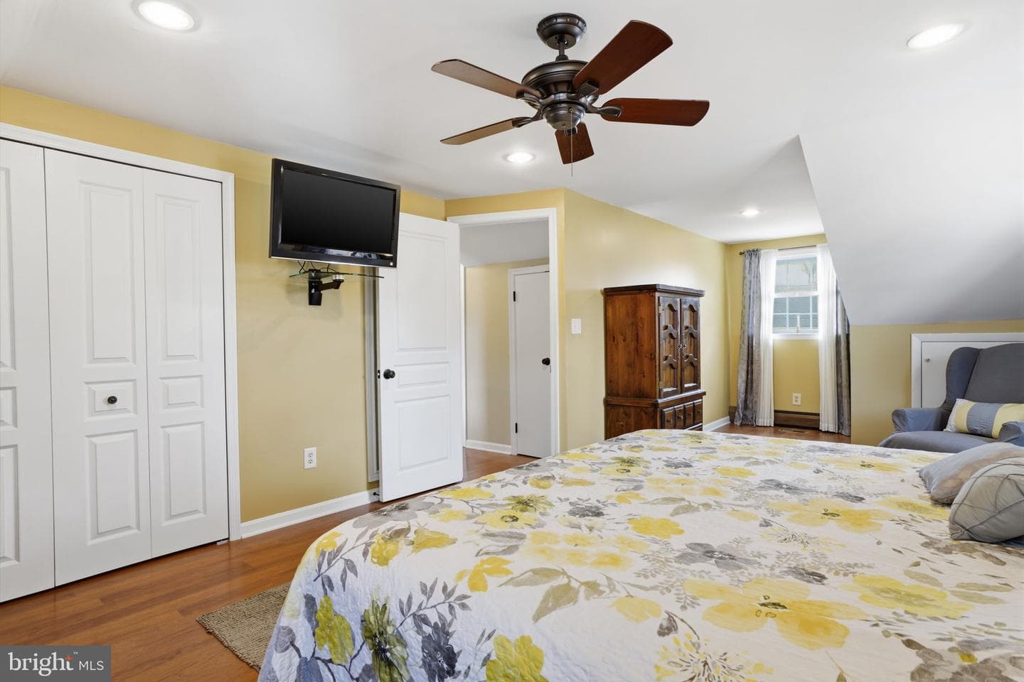 6270 Sterling Avenue photo 22