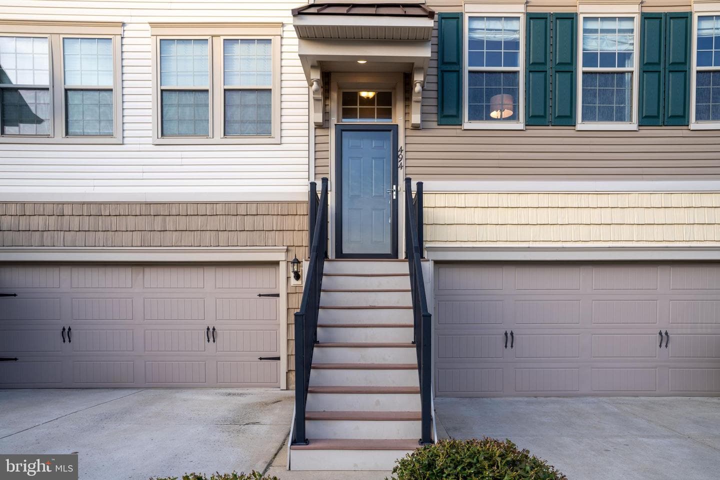 494 Rowan Street photo 2
