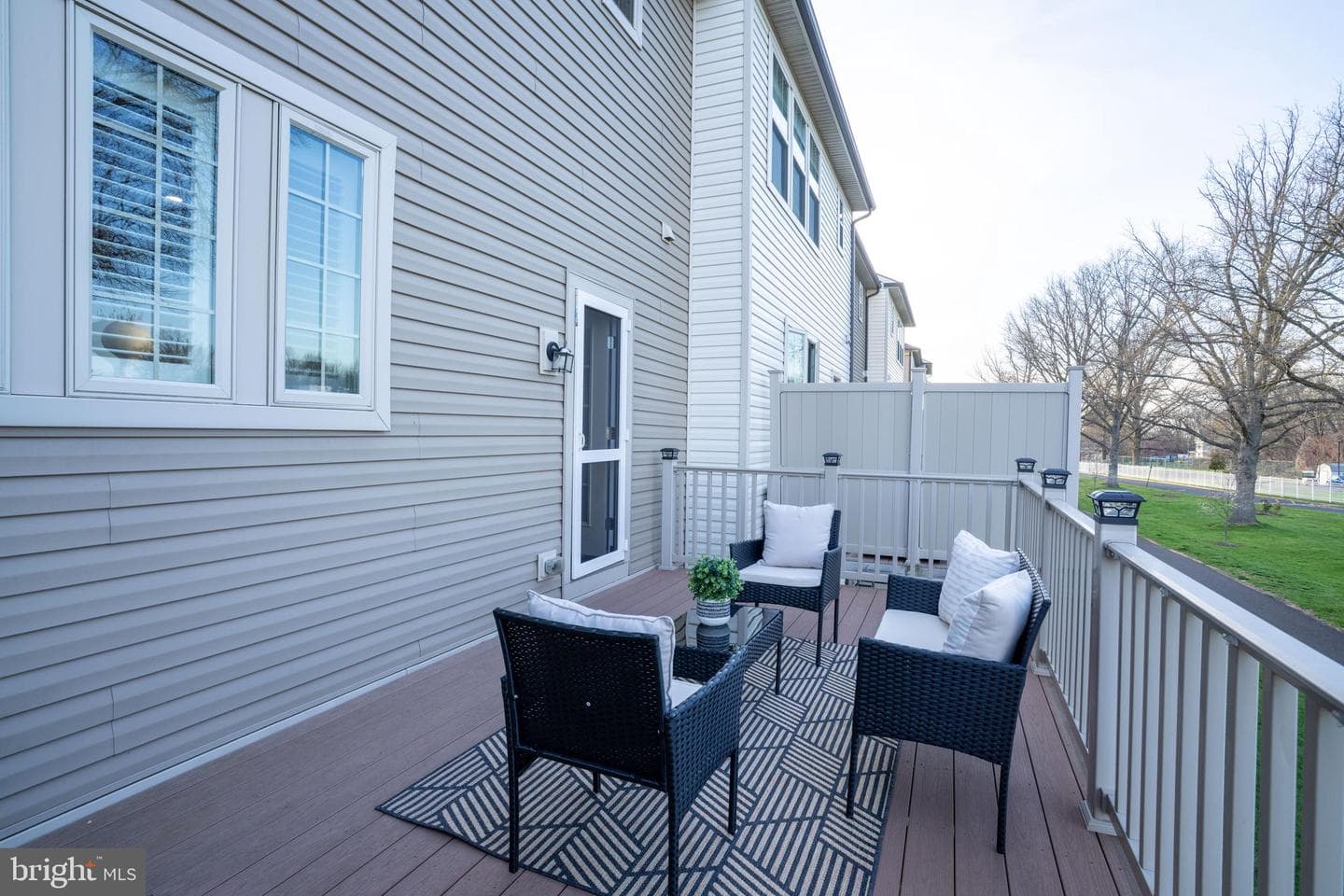 494 Rowan Street photo 40