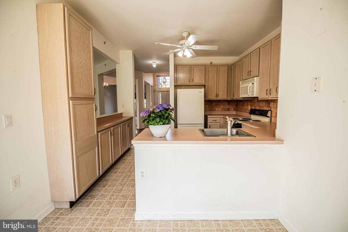 135 S Founders Court photo 18