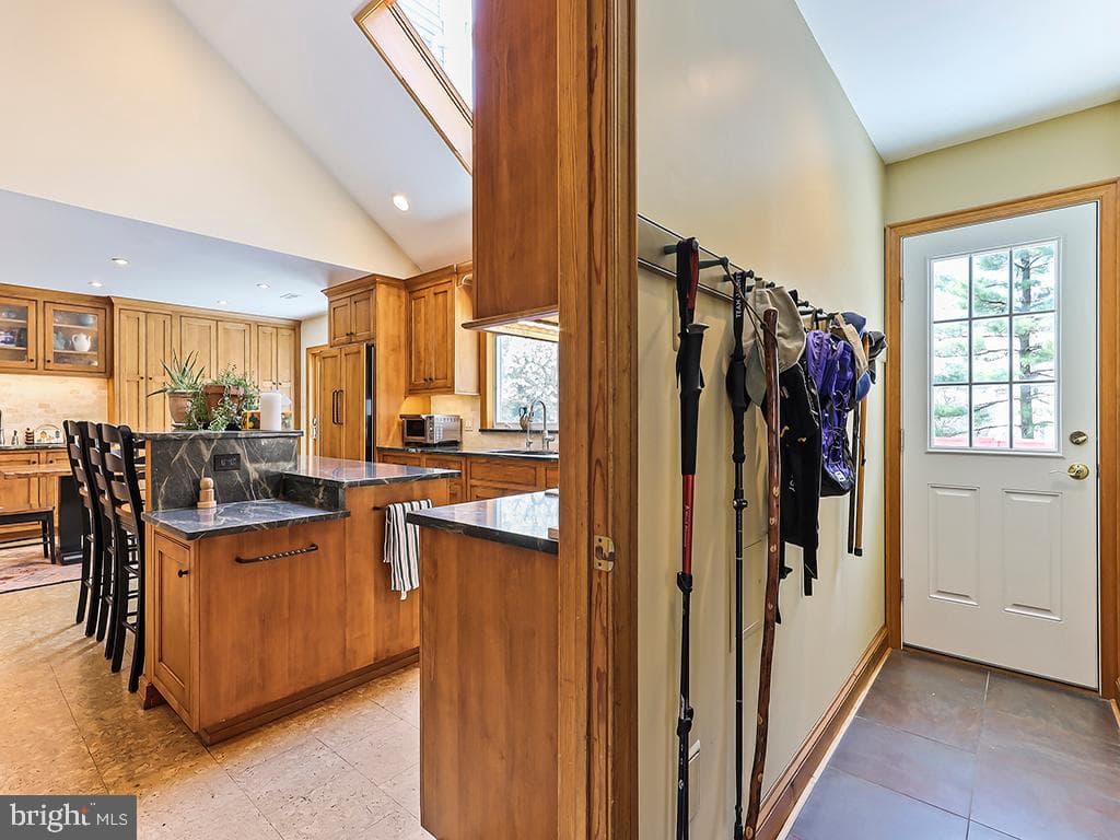 375 Sentinel Avenue photo 37
