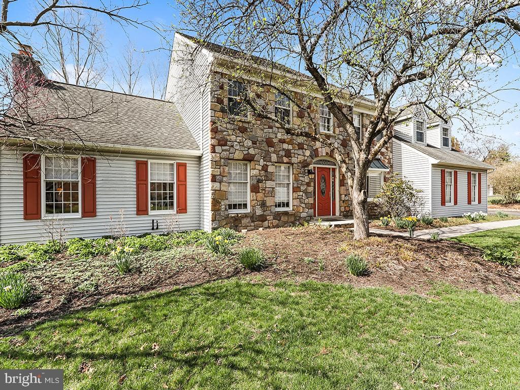 375 Sentinel Avenue photo 4