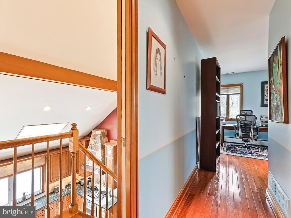 375 Sentinel Avenue photo 48