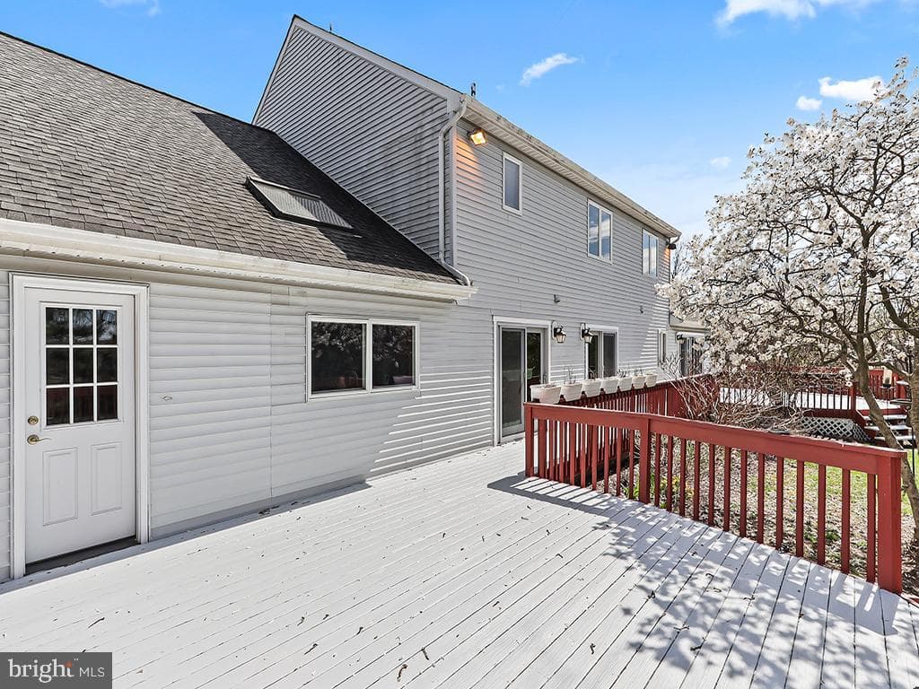 375 Sentinel Avenue photo 79