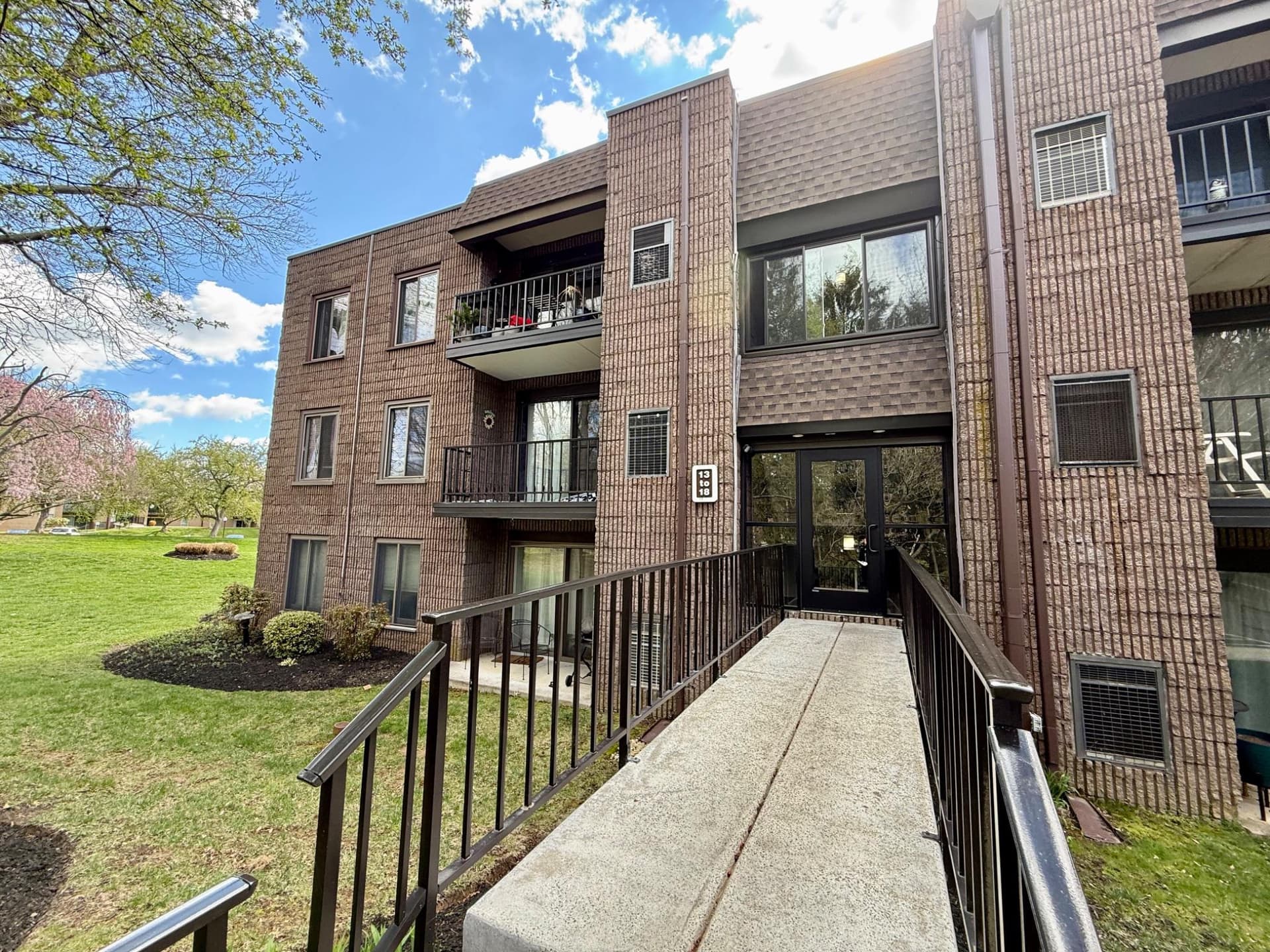 15 Oakridge Drive photo 17