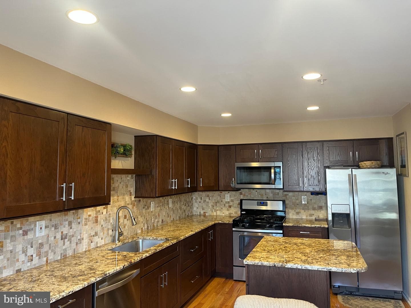 304 Julian Drive E photo 3
