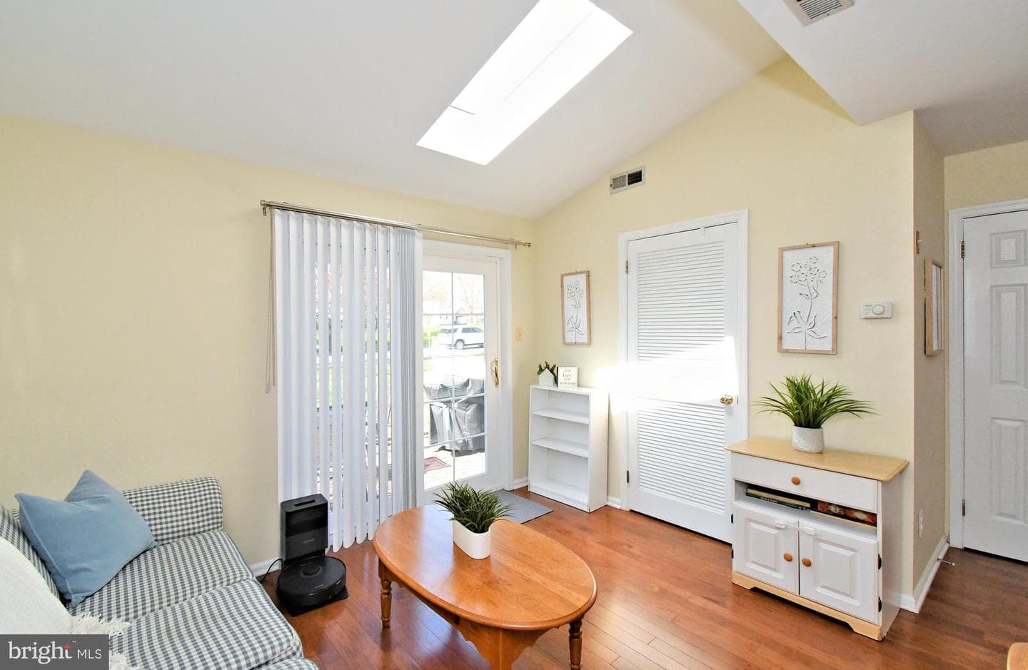 57 Ardsley Court photo 10
