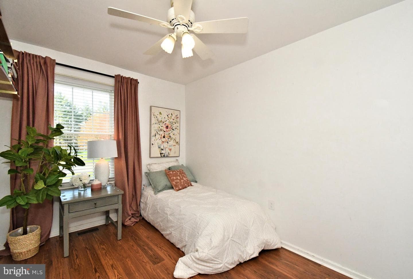 57 Ardsley Court photo 16
