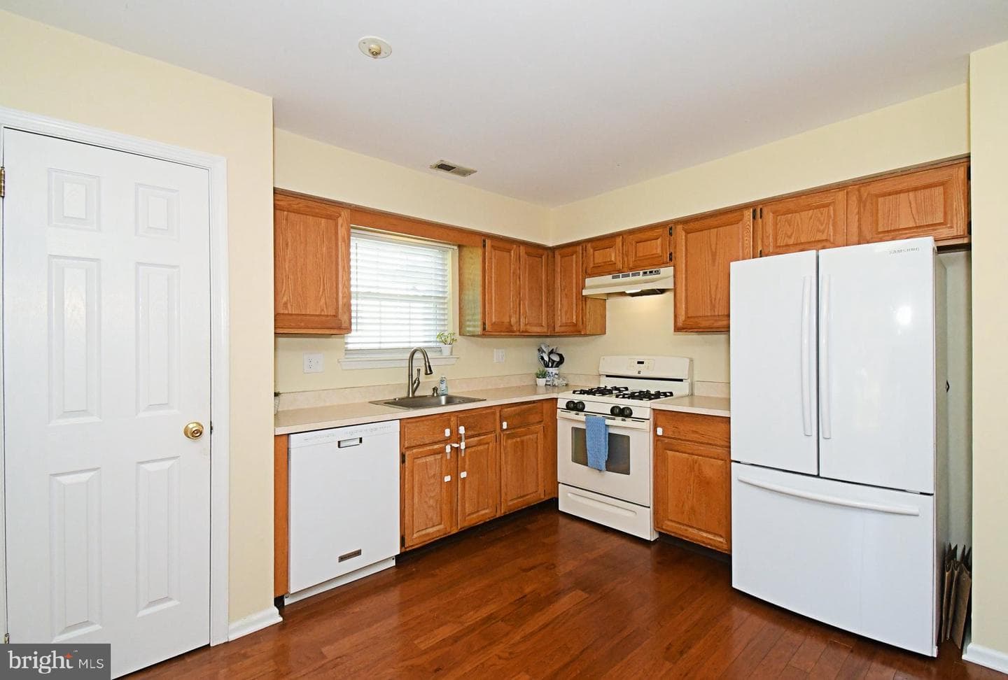 57 Ardsley Court photo 9