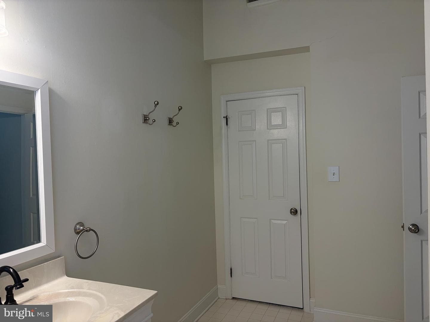 433 Trumbull Court photo 27