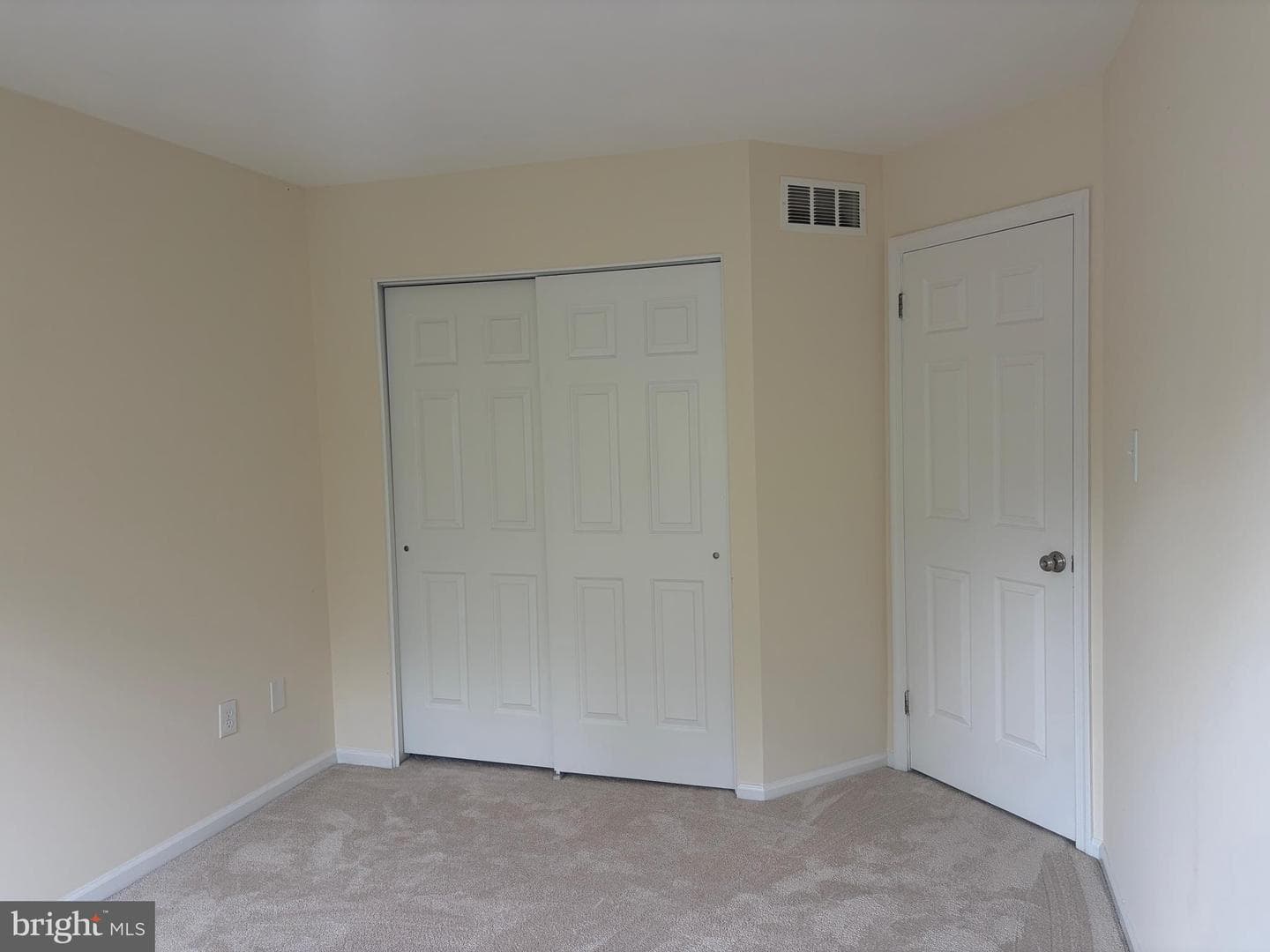 433 Trumbull Court photo 33