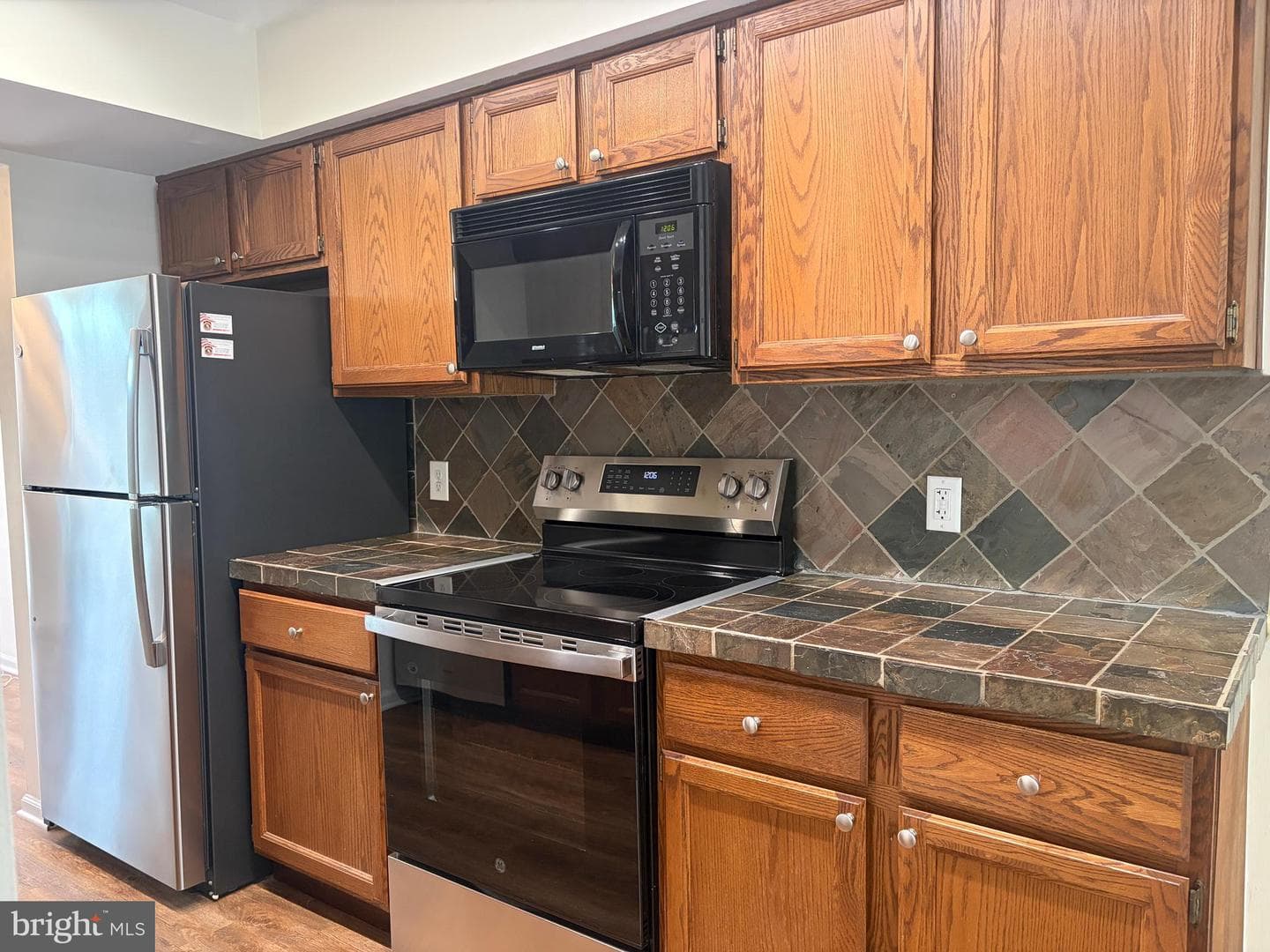 433 Trumbull Court photo 5