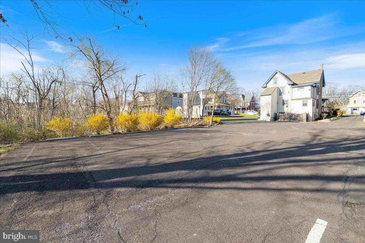 46 N Main Street photo 37