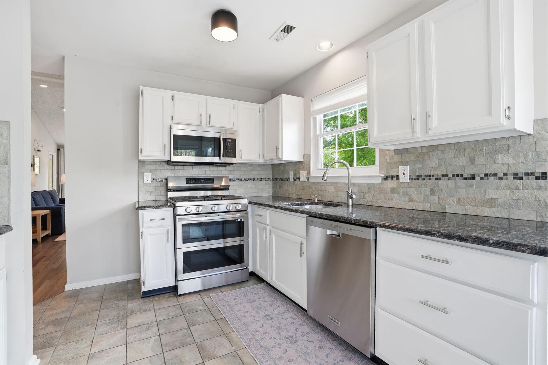 2406 Lynbrooke Drive photo 12