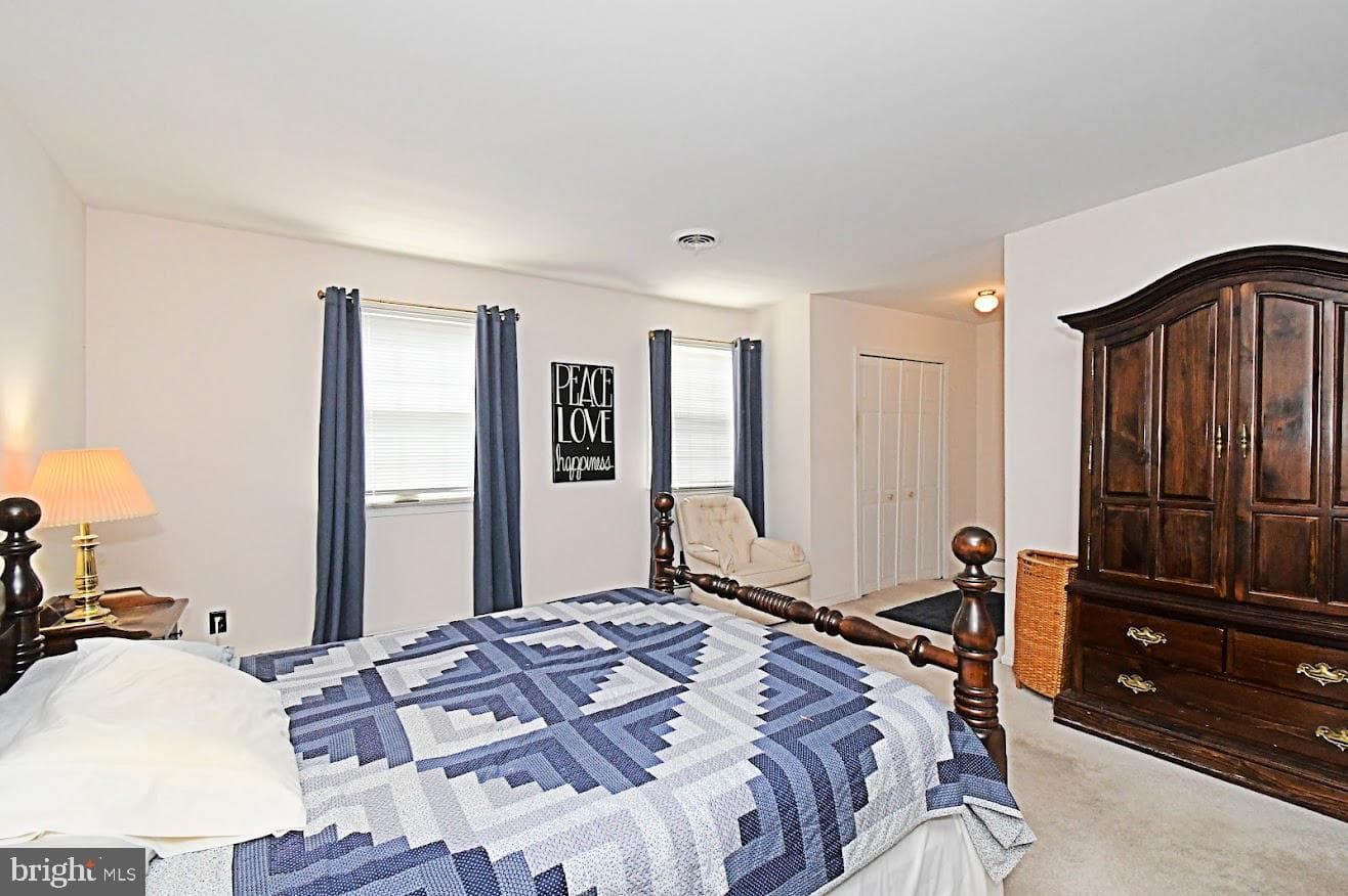31 Farber Drive photo 16