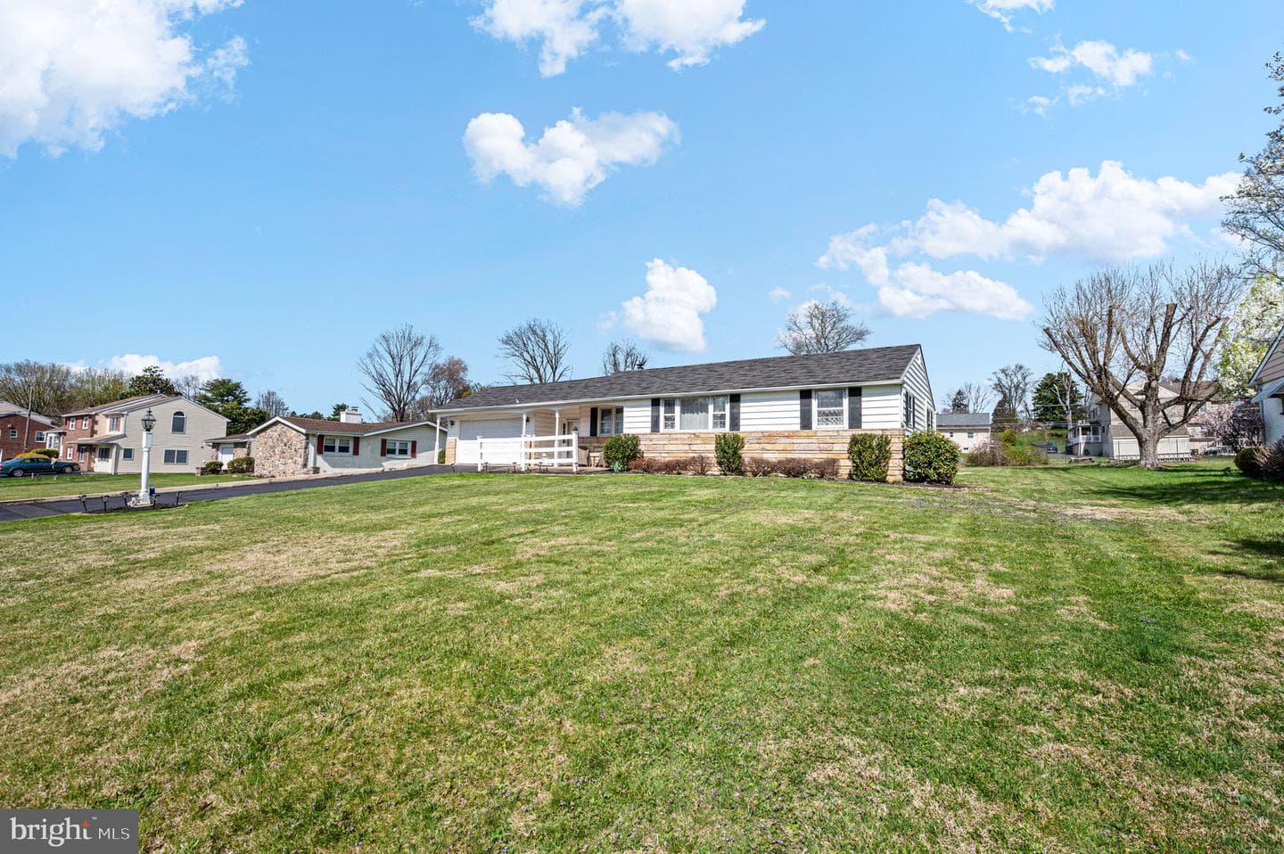 4938 Sunrise Avenue photo 2